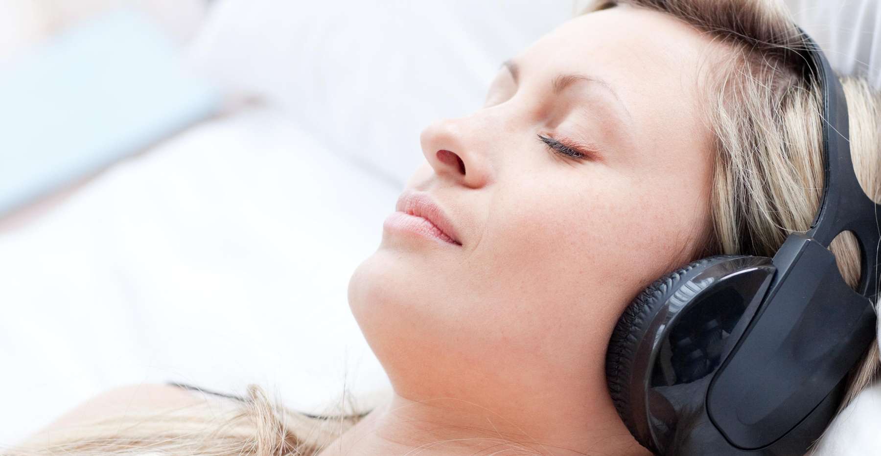 Patient sleeping soundly during sedation dentistry at Sparkling Dental